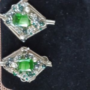 Earings